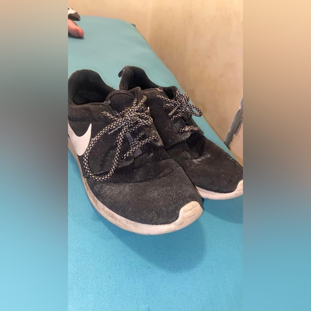 Nike Tennis Shoes